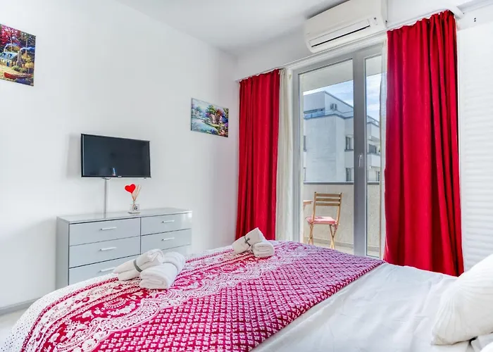 Carol Park Paradise شقة بوخارست